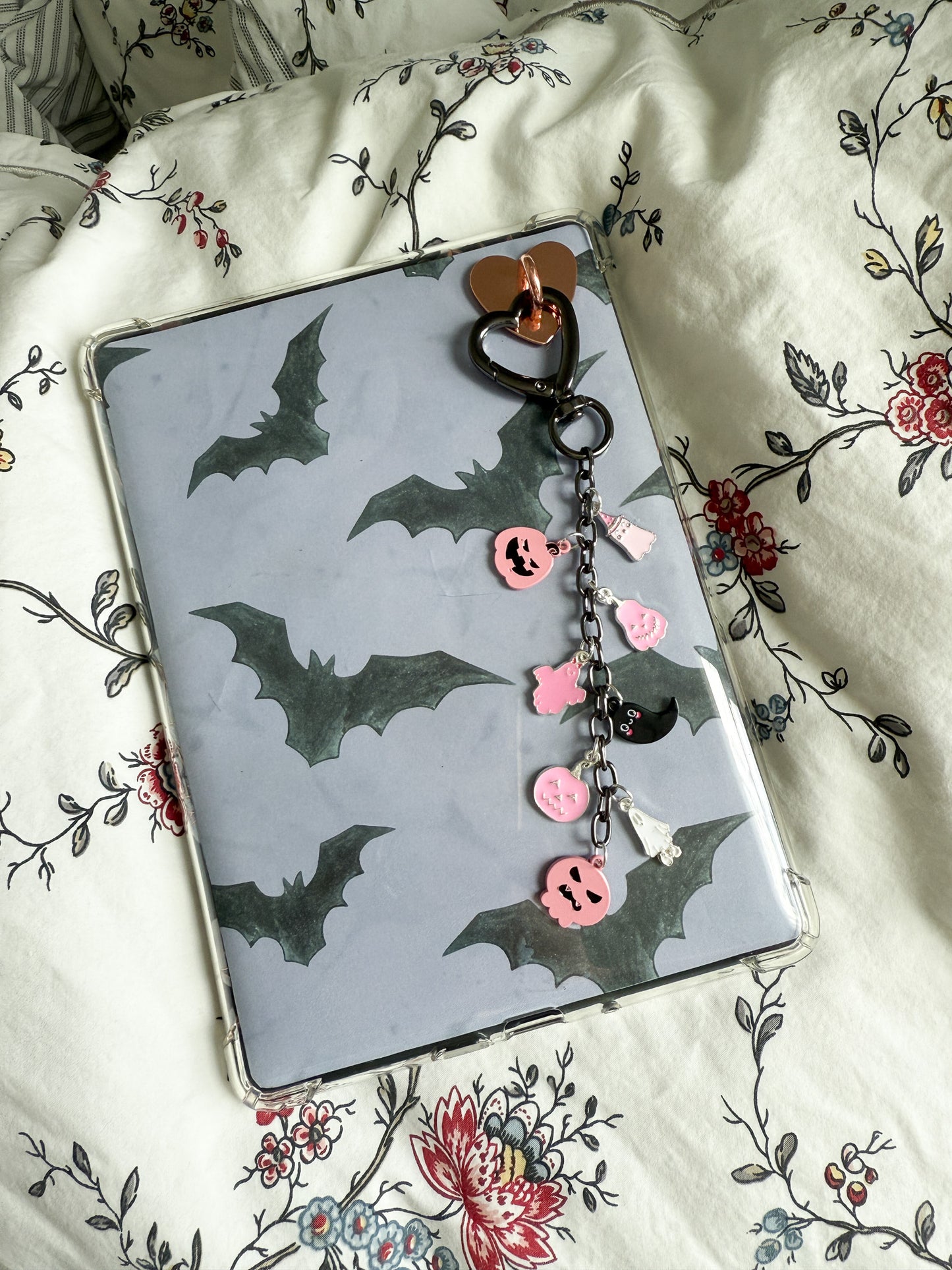 Halloween Themed Kindle Chain