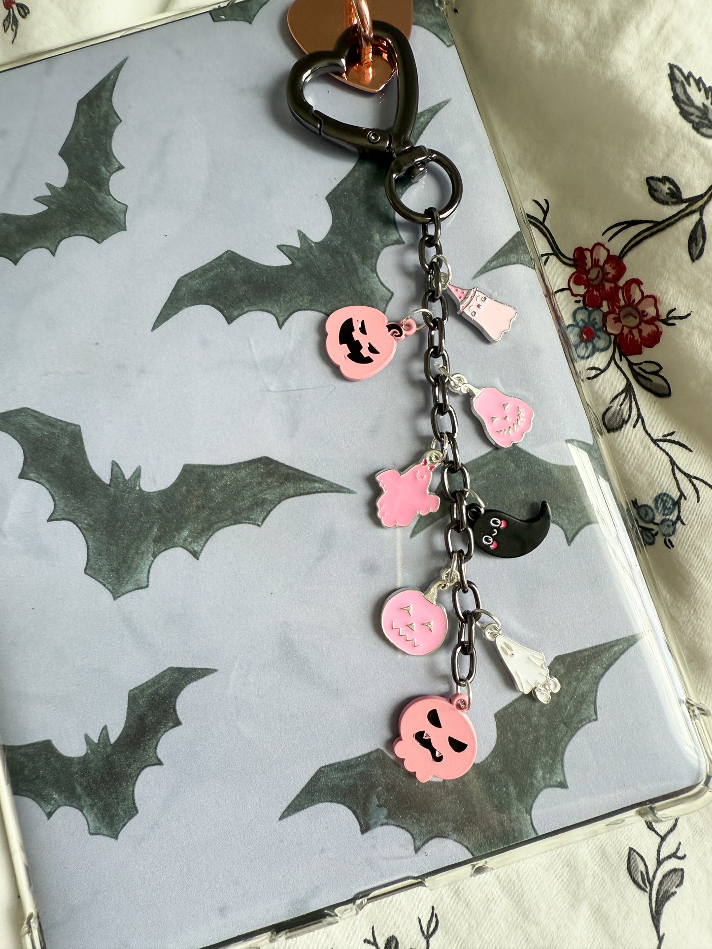Halloween Themed Kindle Chain