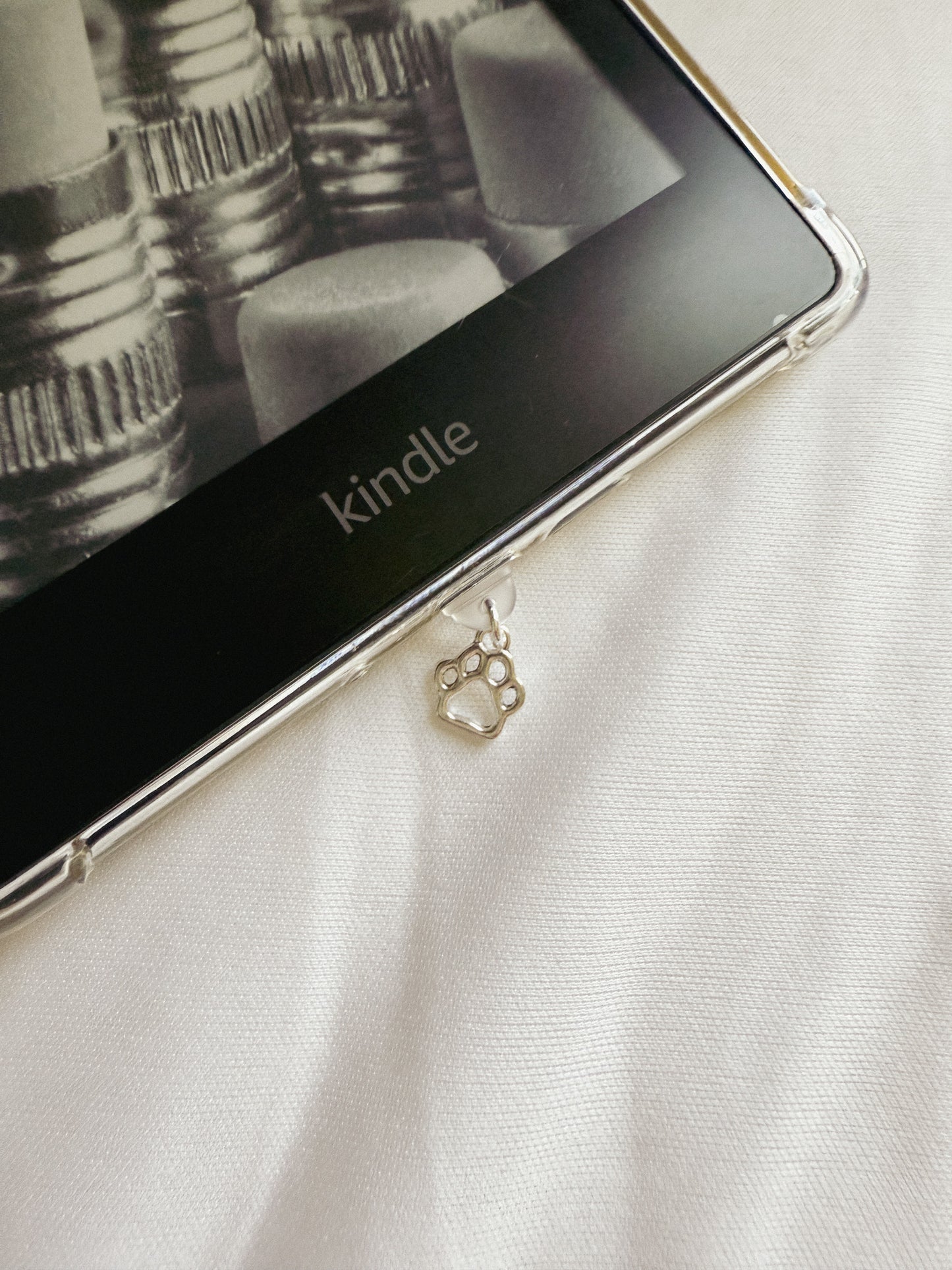 Paw Print Kindle Charm Kindle Dust Plug Charm Kindle Accessories USB-C Dust Plug Charm Ipad Charm Bookish Gift Bookish Merch Dust Plug Book lover Gift
