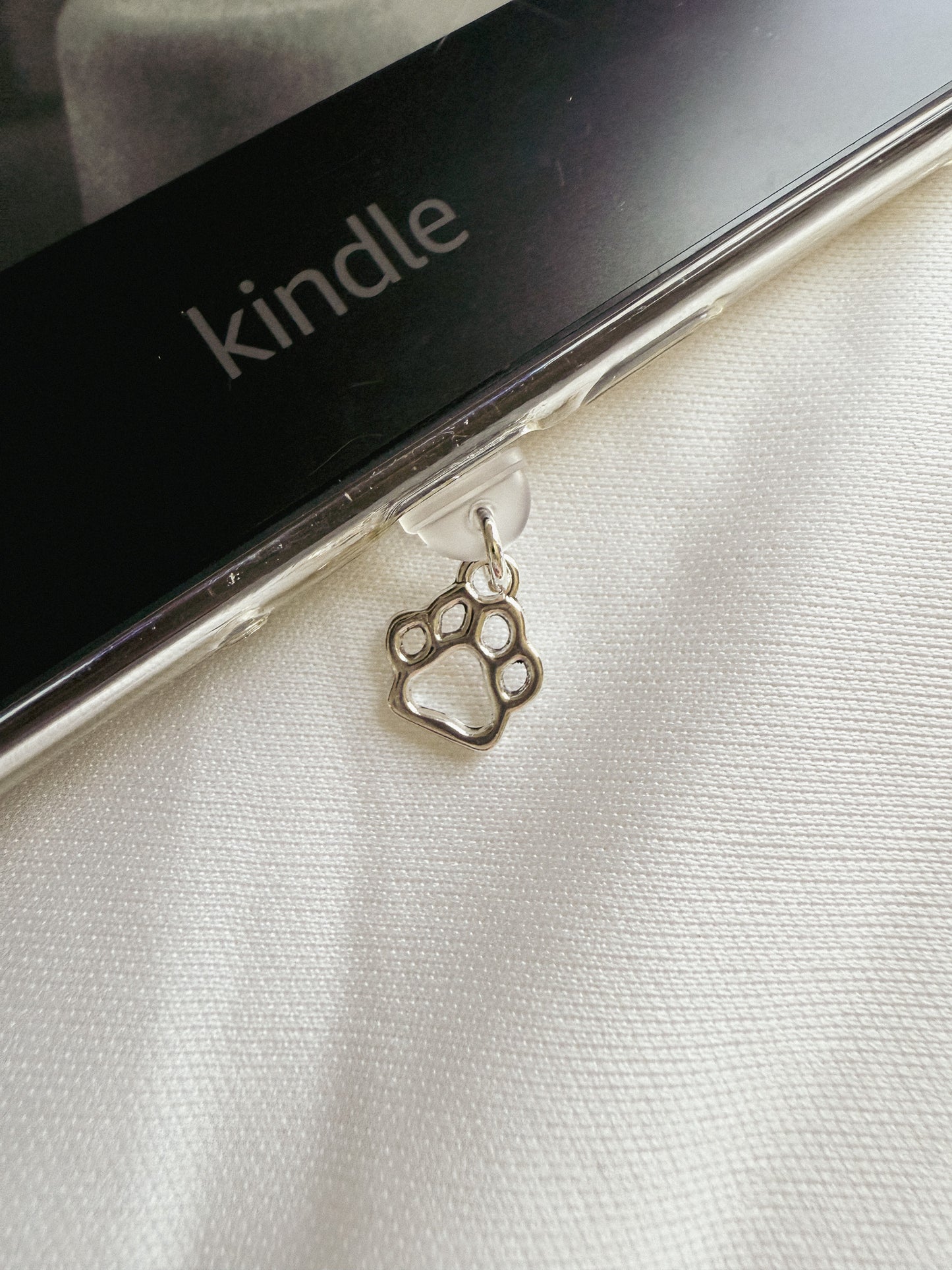 Paw Print Kindle Charm Kindle Dust Plug Charm Kindle Accessories USB-C Dust Plug Charm Ipad Charm Bookish Gift Bookish Merch Dust Plug Book lover Gift