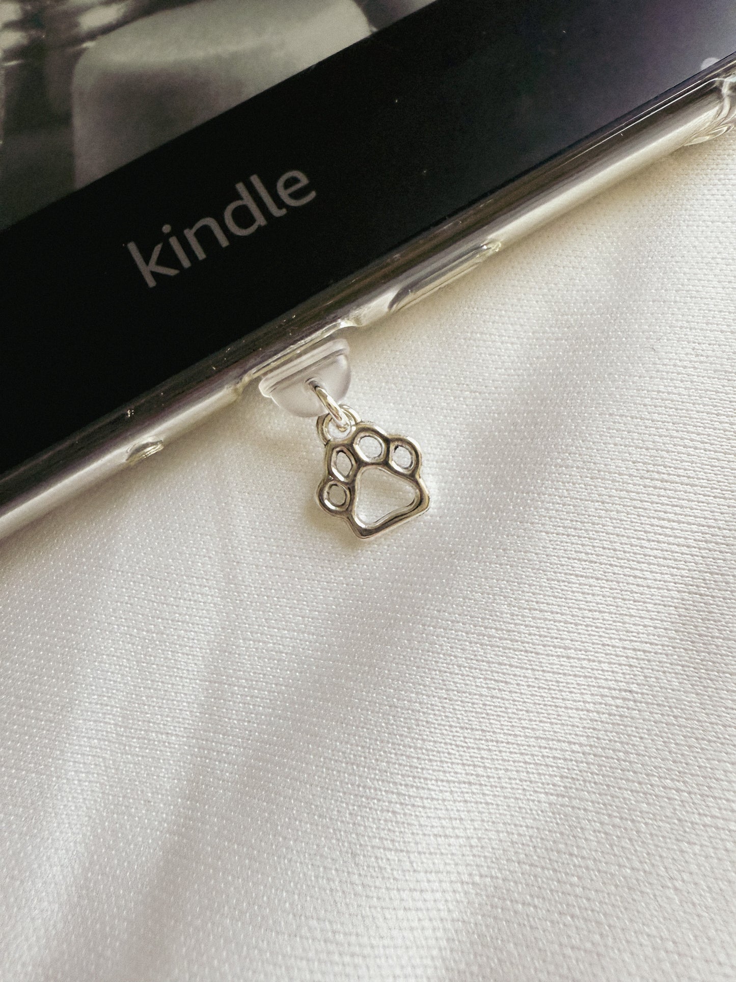 Paw Print Kindle Charm Kindle Dust Plug Charm Kindle Accessories USB-C Dust Plug Charm Ipad Charm Bookish Gift Bookish Merch Dust Plug Book lover Gift
