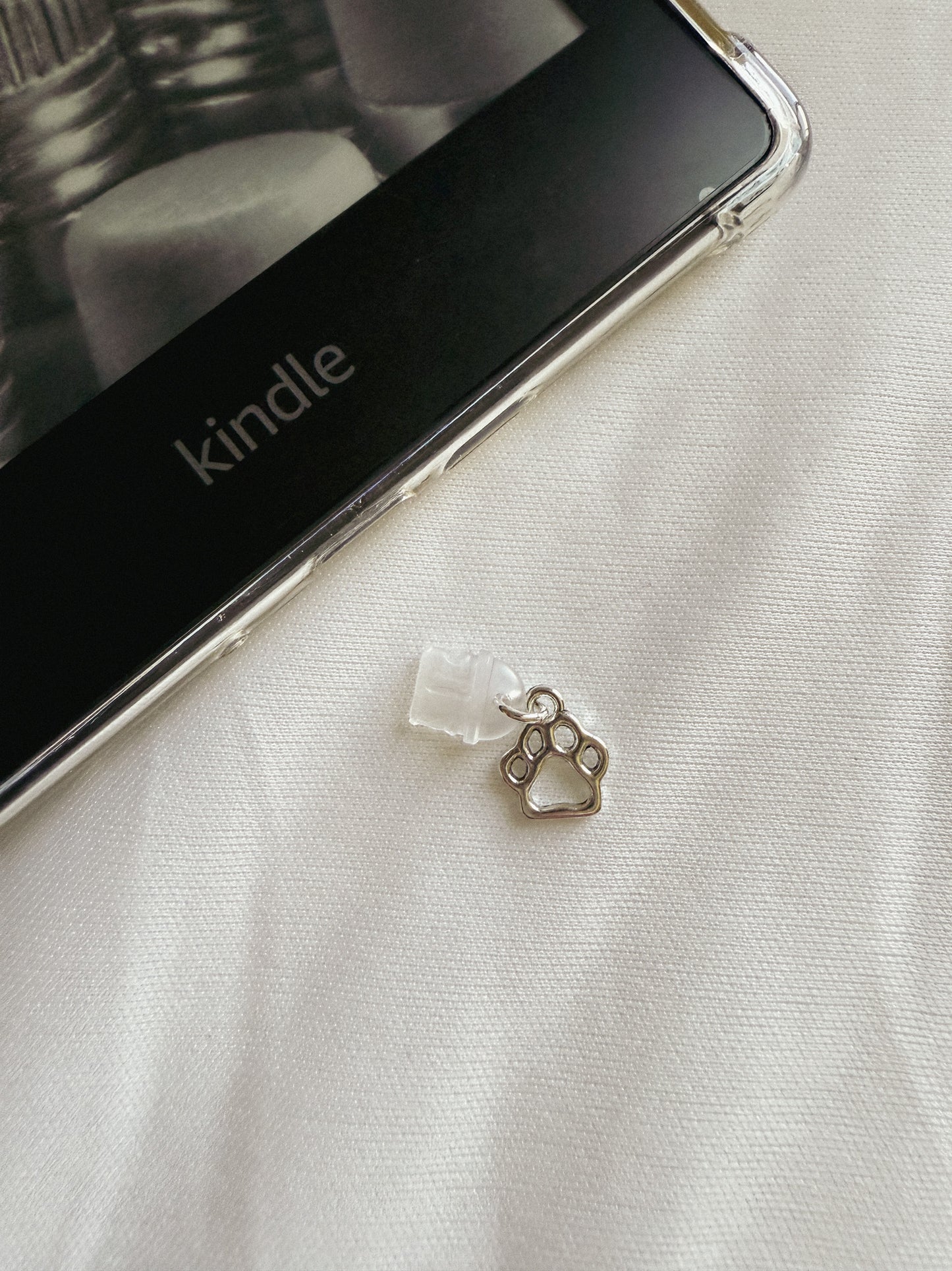 Paw Print Kindle Charm Kindle Dust Plug Charm Kindle Accessories USB-C Dust Plug Charm Ipad Charm Bookish Gift Bookish Merch Dust Plug Book lover Gift