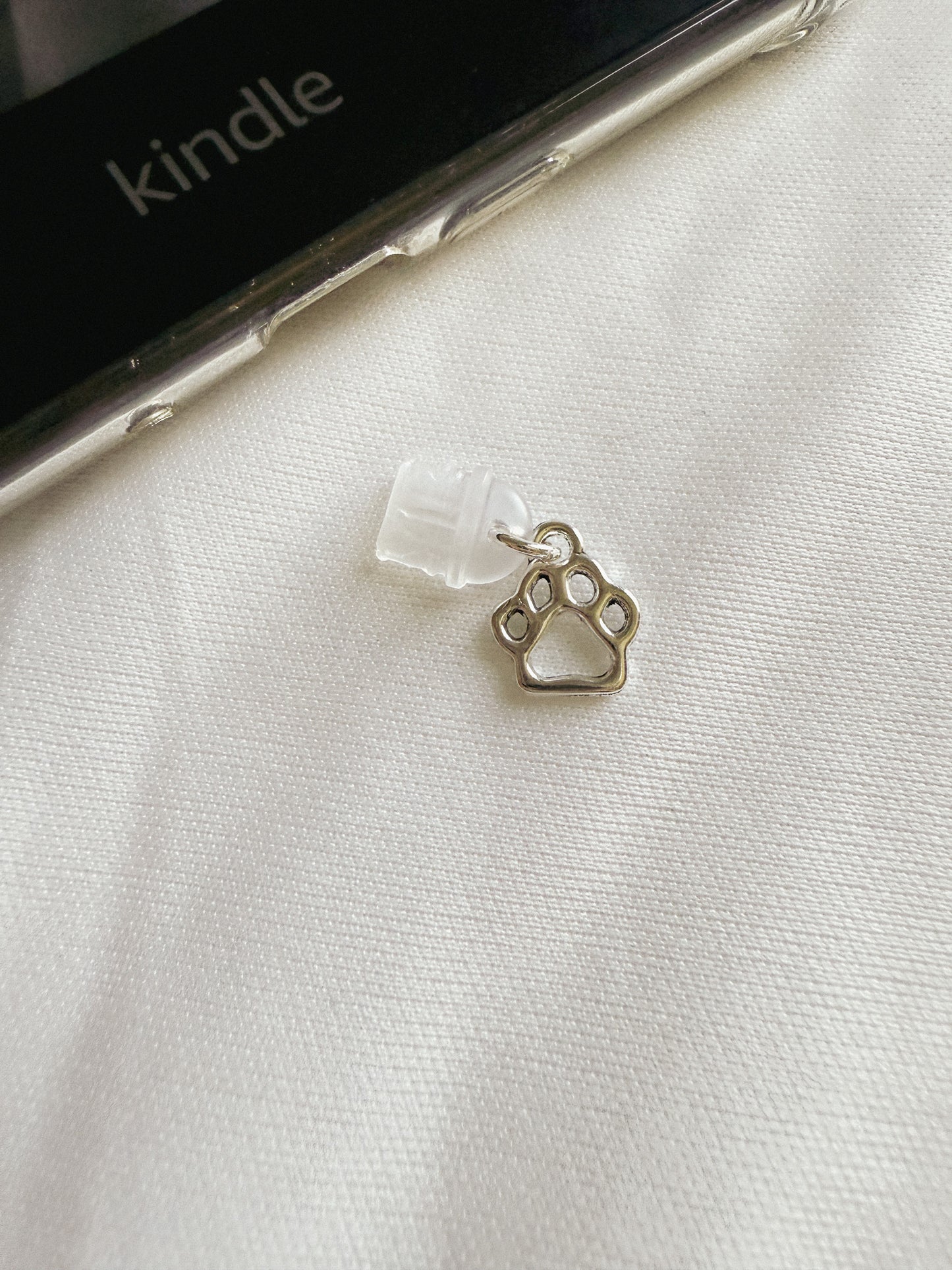 Paw Print Kindle Charm Kindle Dust Plug Charm Kindle Accessories USB-C Dust Plug Charm Ipad Charm Bookish Gift Bookish Merch Dust Plug Book lover Gift