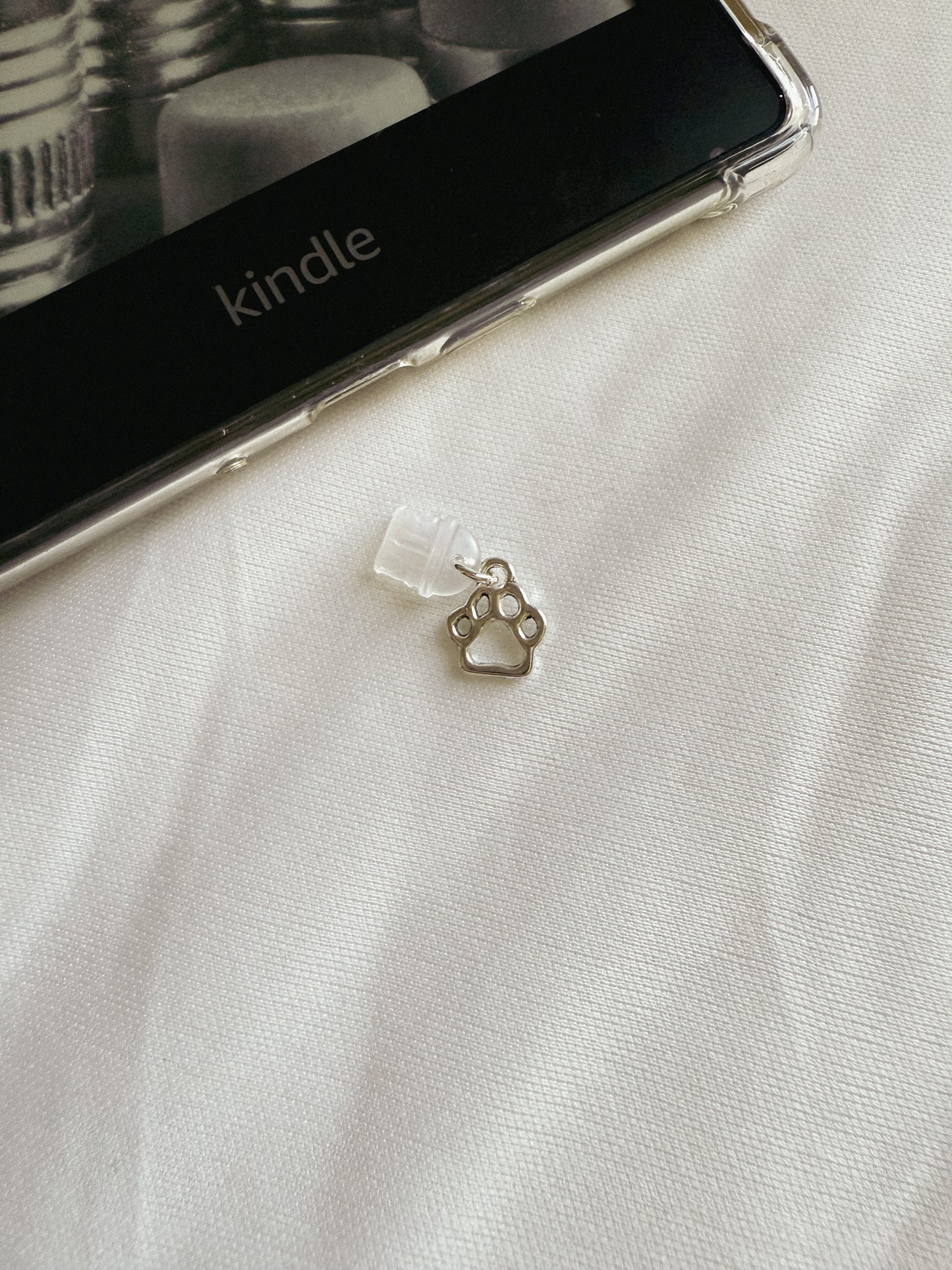 Paw Print Kindle Charm Kindle Dust Plug Charm Kindle Accessories USB-C Dust Plug Charm Ipad Charm Bookish Gift Bookish Merch Dust Plug Book lover Gift