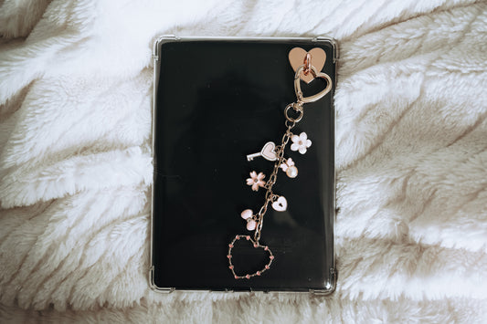 Romance Themed Kindle Chain (Heart)