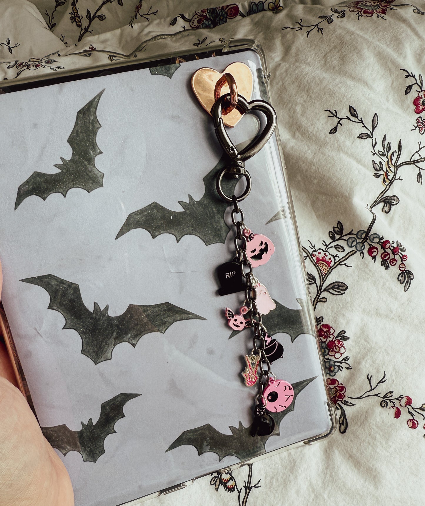 Halloween Themed Kindle Chain