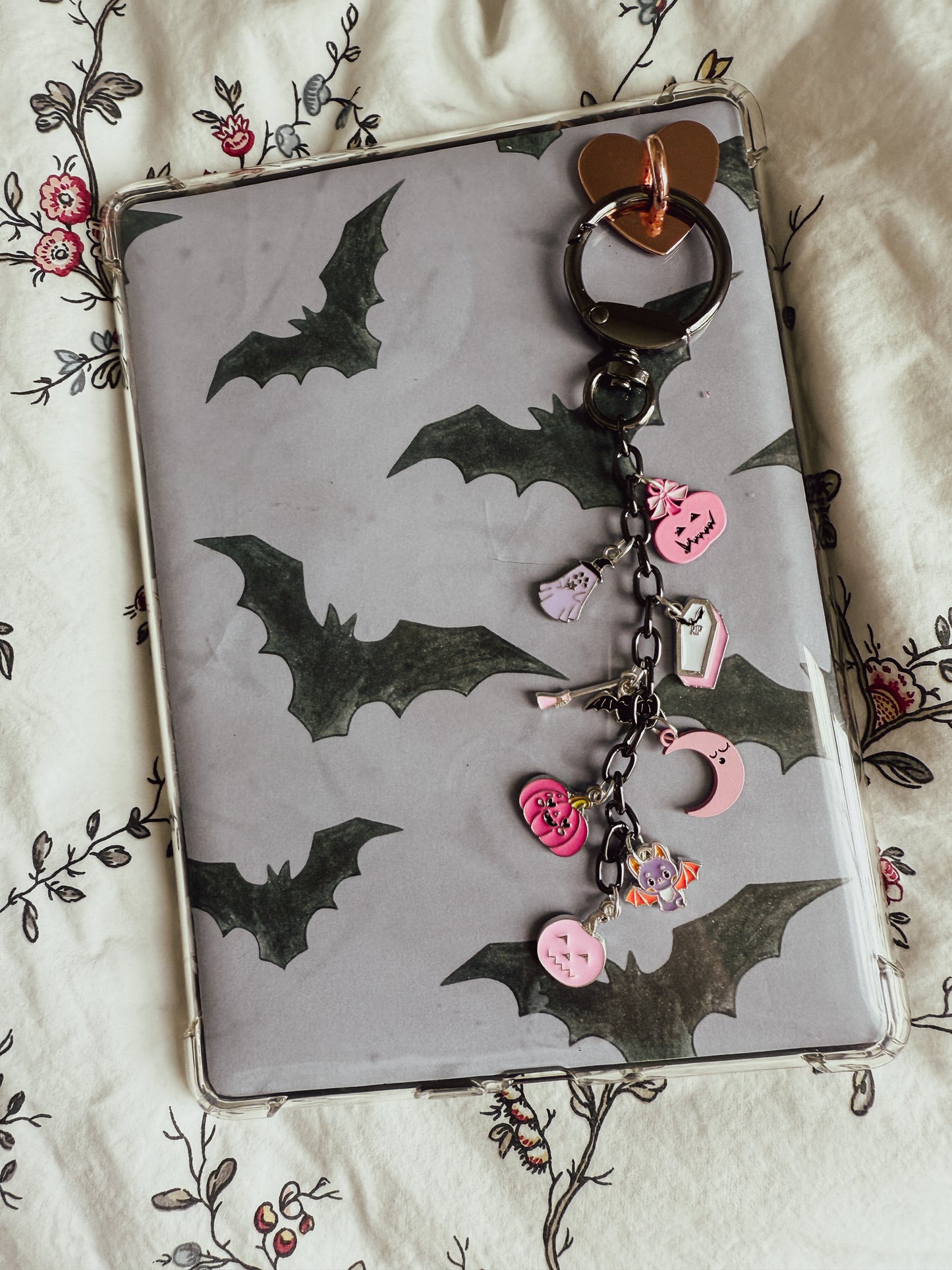 Halloween Themed Kindle Chain