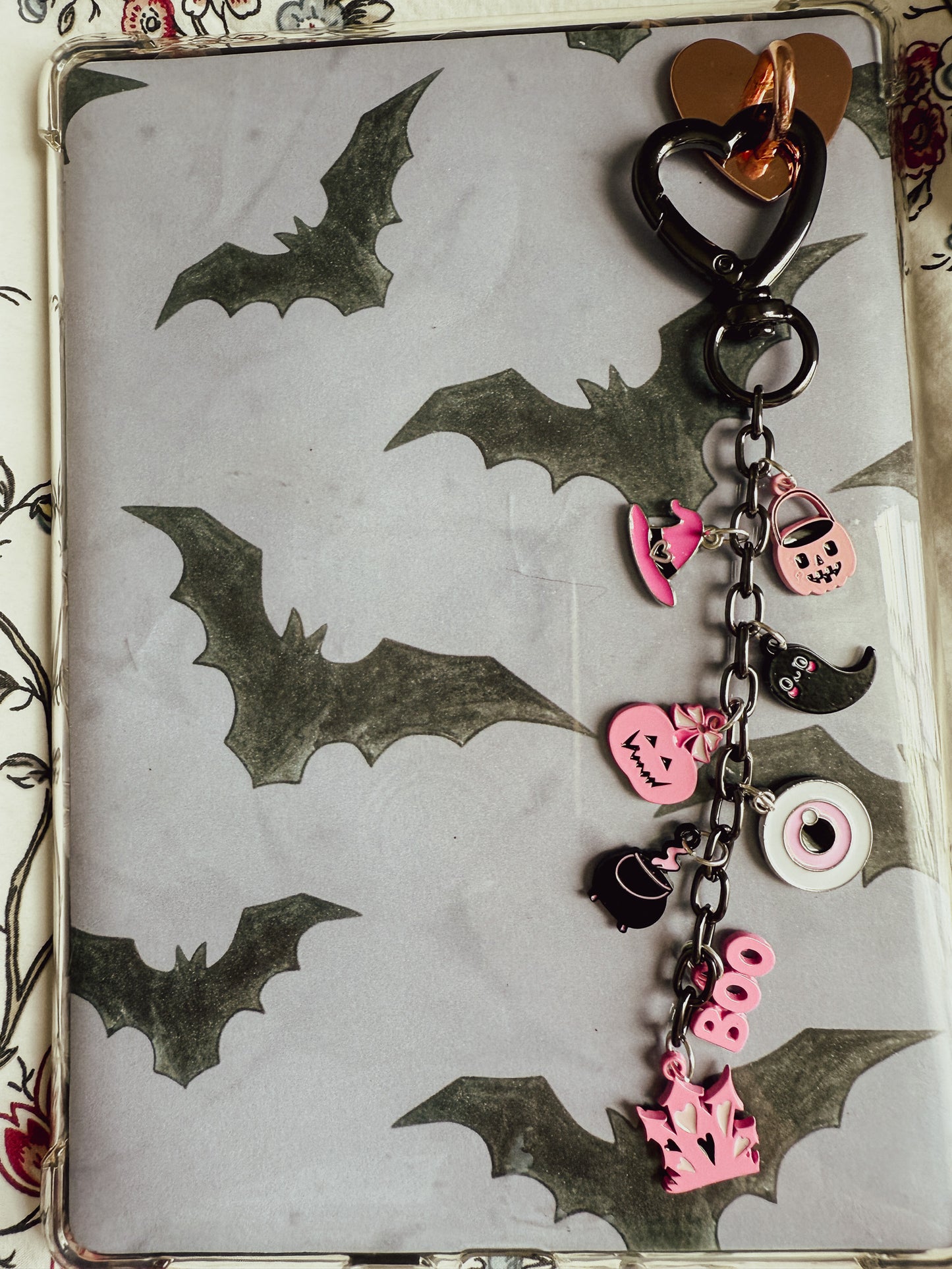 Halloween Themed Kindle Chain
