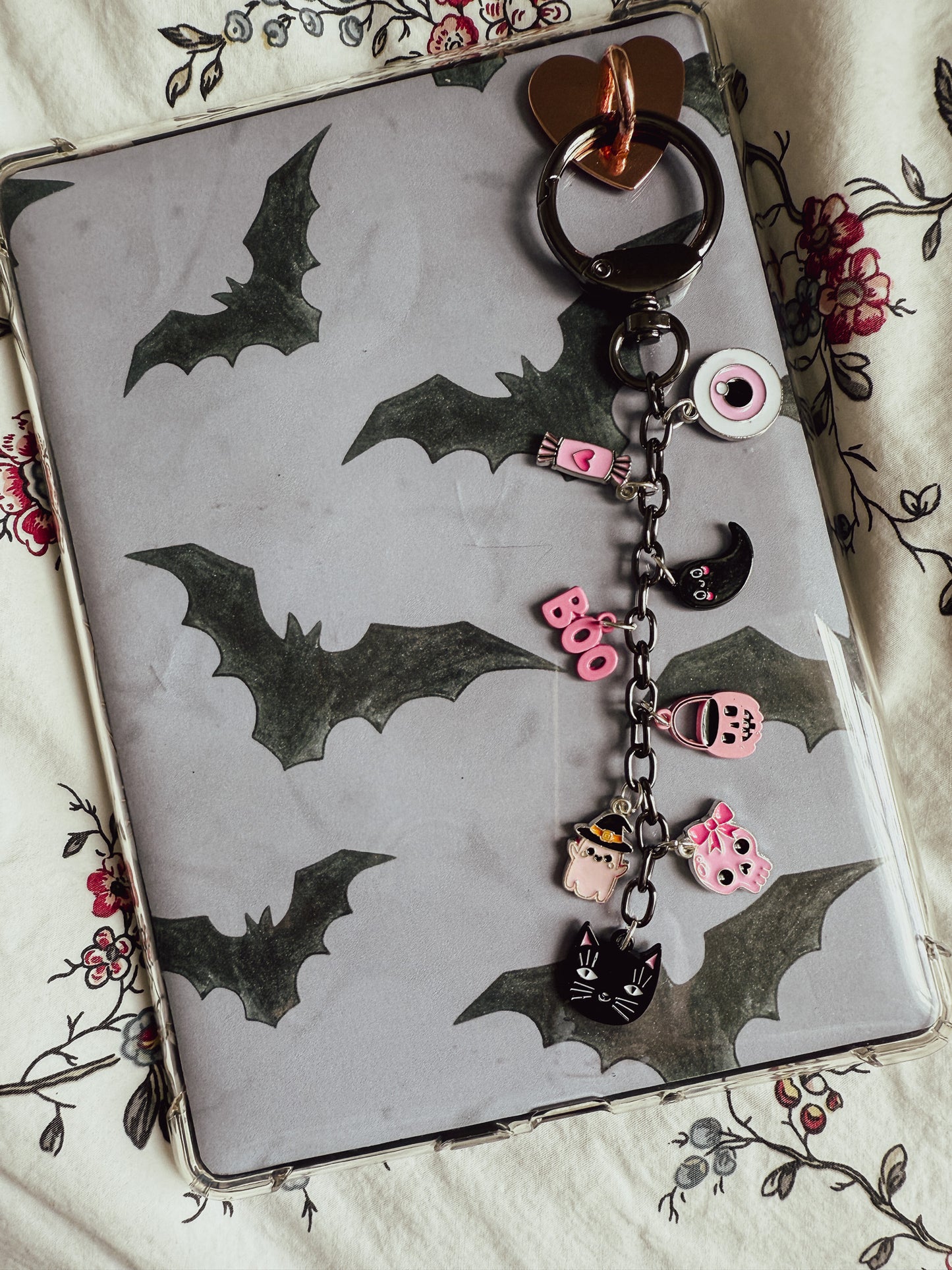 Halloween Themed Kindle Chain