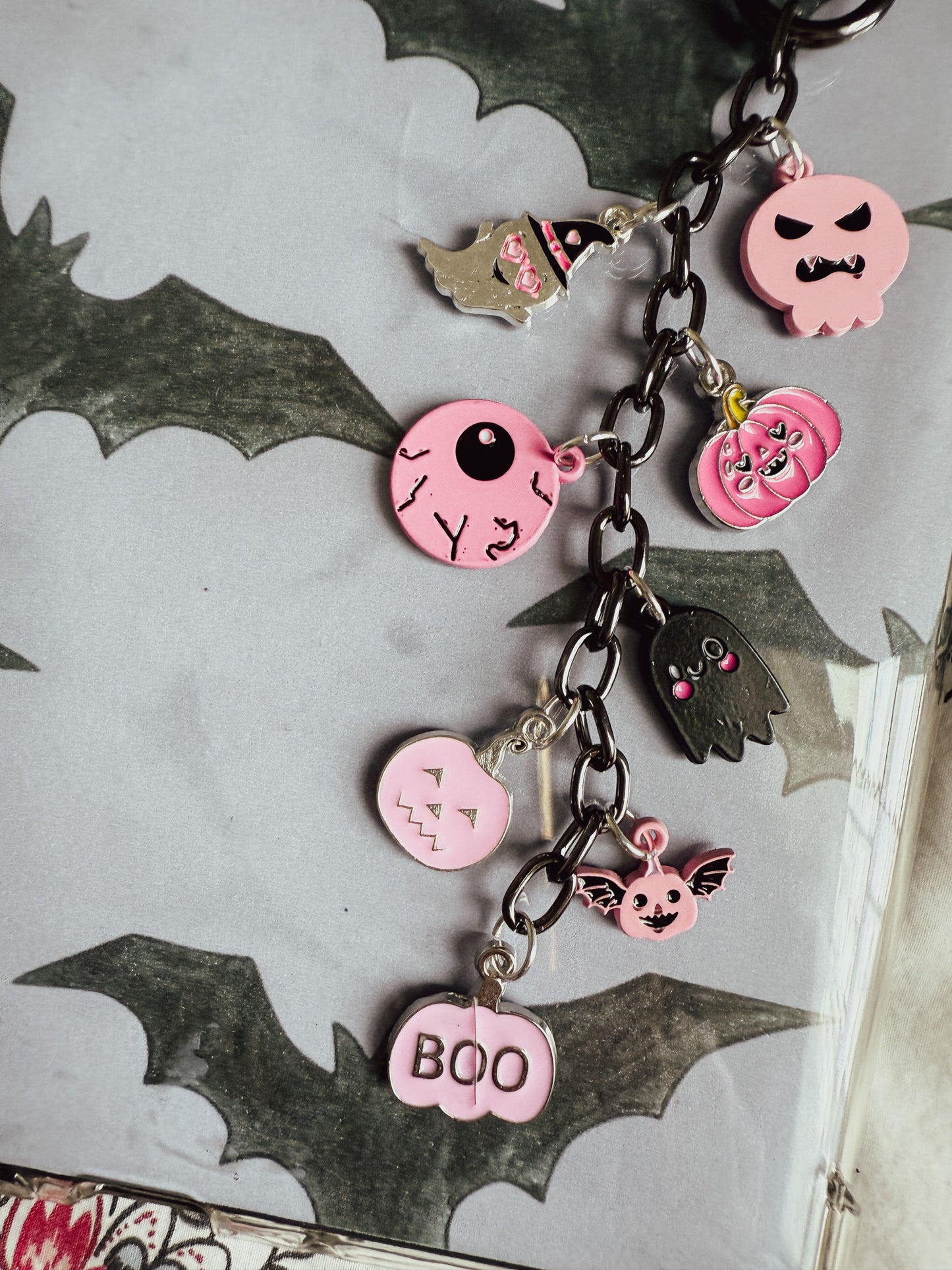 Halloween Themed Kindle Chain