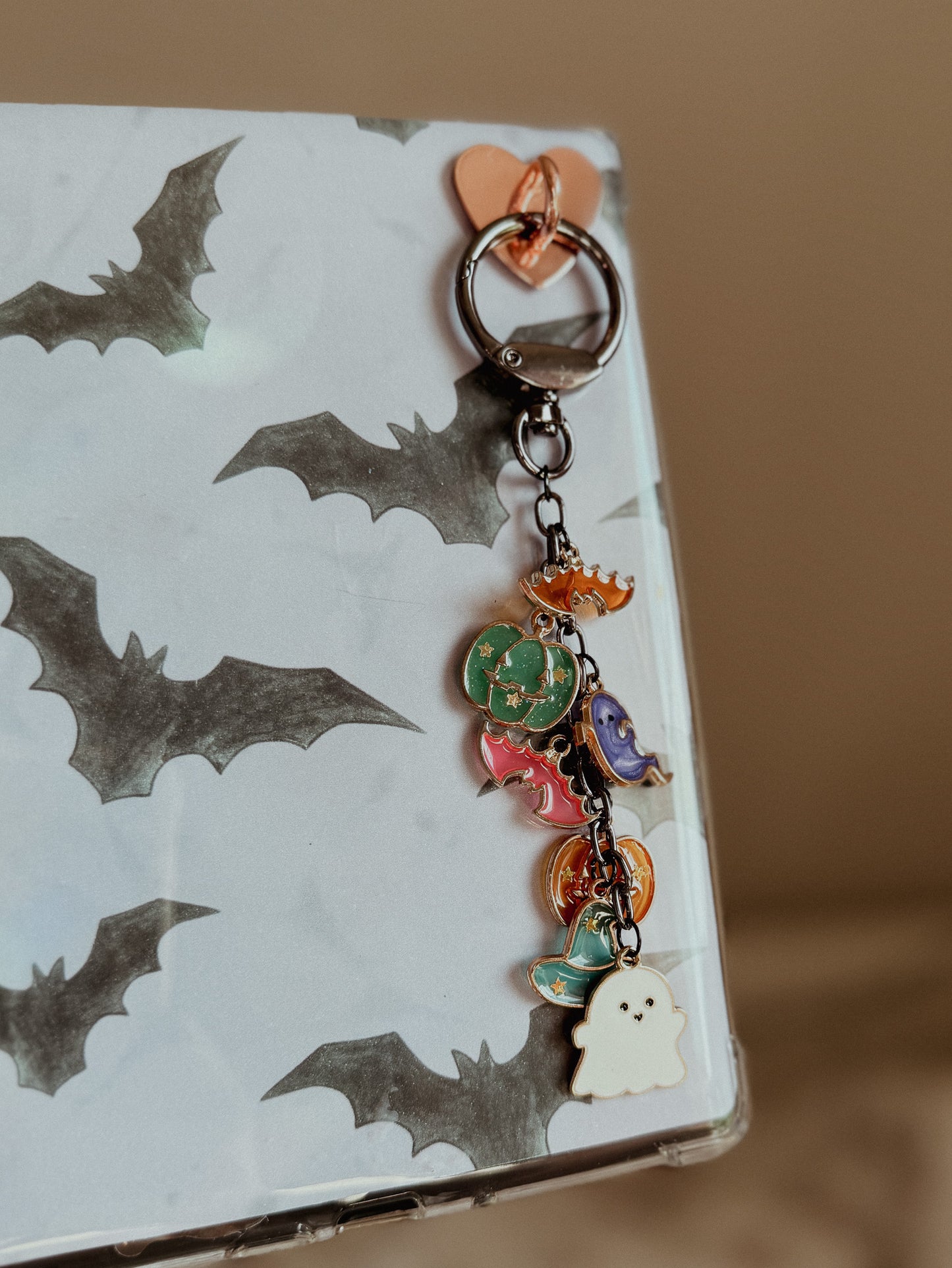 Halloween Themed Kindle Chain